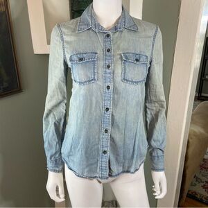 Banana Republic Soft Wash faded Blue Chambray Shirt XSmall long sleeve XS denim